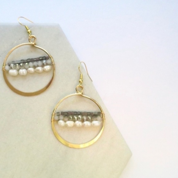 1 LEFT 5 🌟Dangle Potato Pearl Hoop earrings - Picture 5 of 8